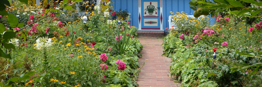 Wege aus Platten als Hauptweg